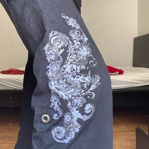 Sick detailed cargos - Picture 2 of 3